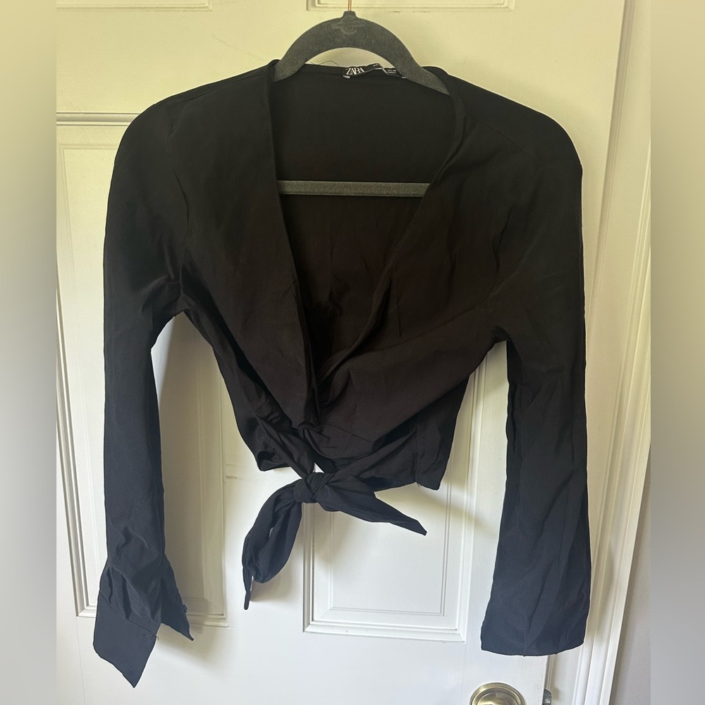 New Zara Wrap top, Black V neck size L